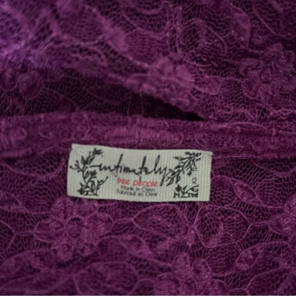 Intimately Free People Keep It Simple Lace Baby Tee in Dramatic Orchid, size XS - Picture 4 of 9